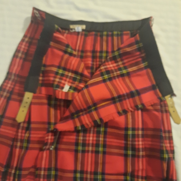 Tartan plaid wrap skirt with pin - Picture 10 of 12